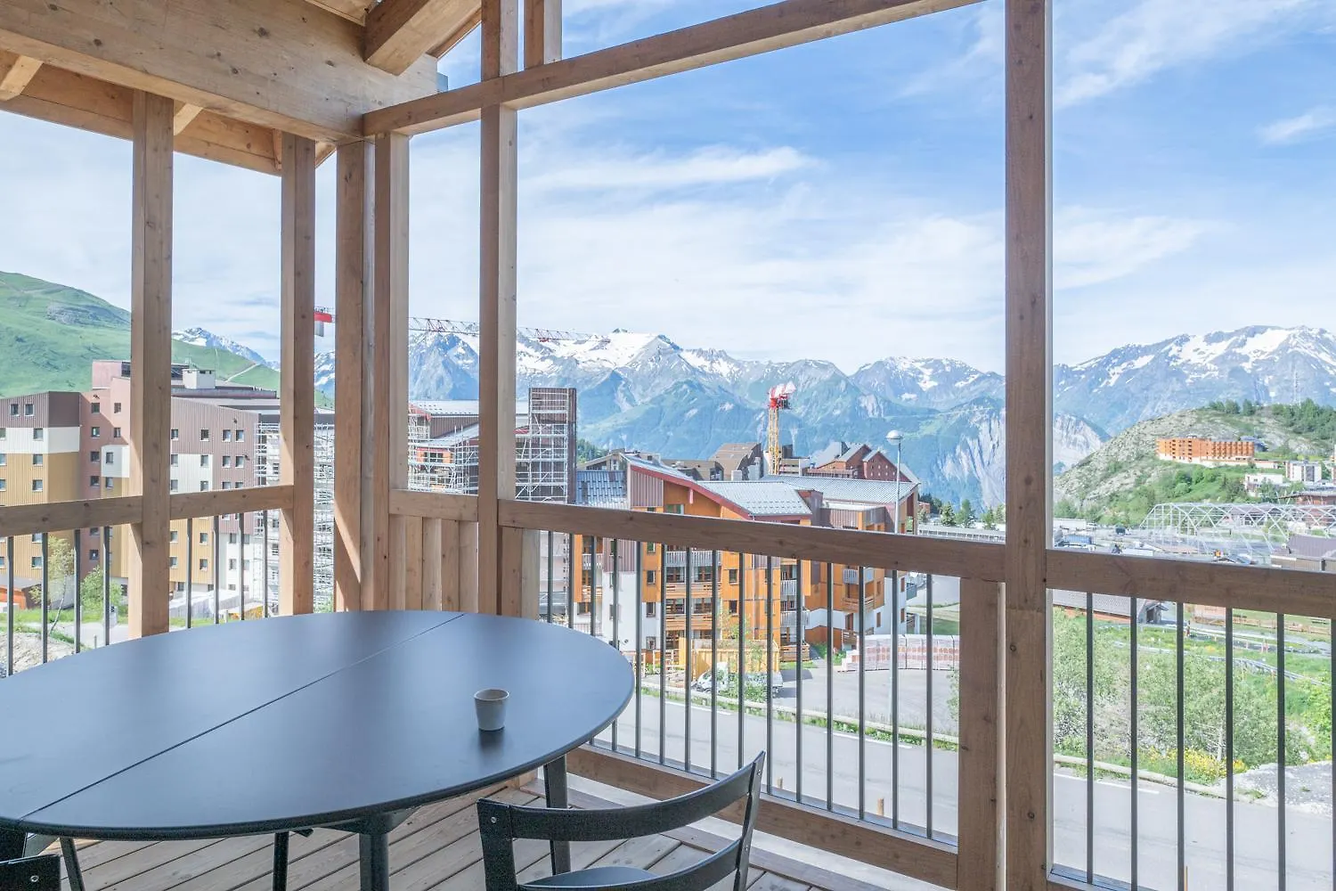Appartement Alpe Forever - 3 Chambres 5 Etoiles Pour 6 A 8 Skis Aux Pieds Alpe d'Huez