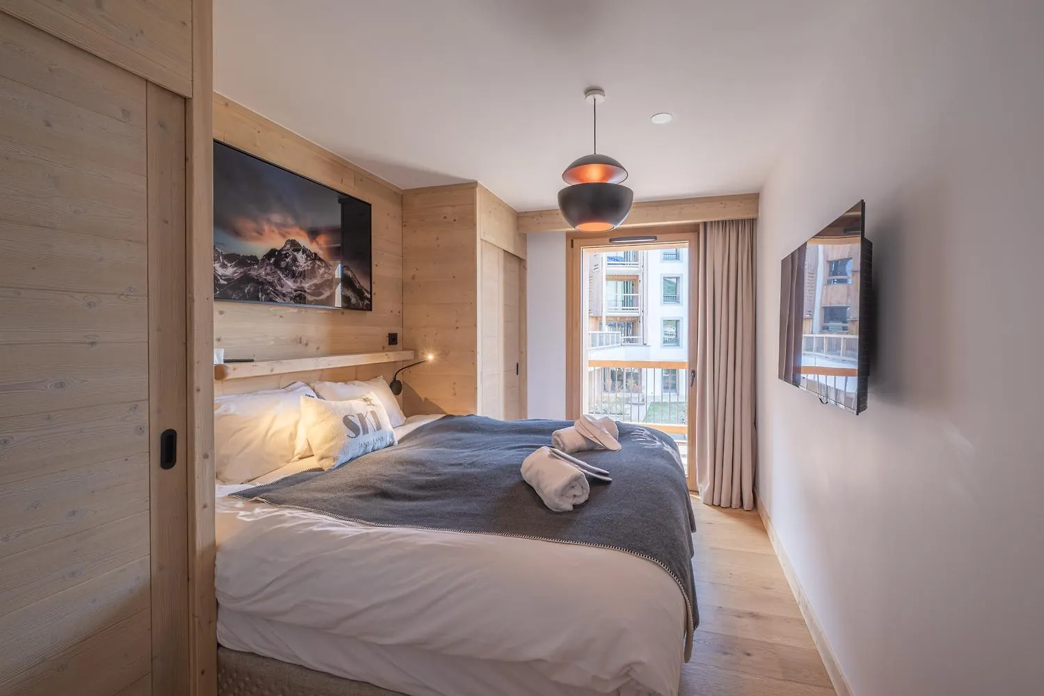 Alpe Forever - 3 Chambres 5 Etoiles Pour 6 A 8 Skis Aux Pieds Alpe d'Huez 0*,  Frankrijk